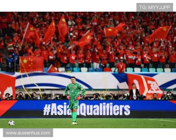 媒体人分享U22国足谢场视频见证胜利球队在雄起声中感动离场